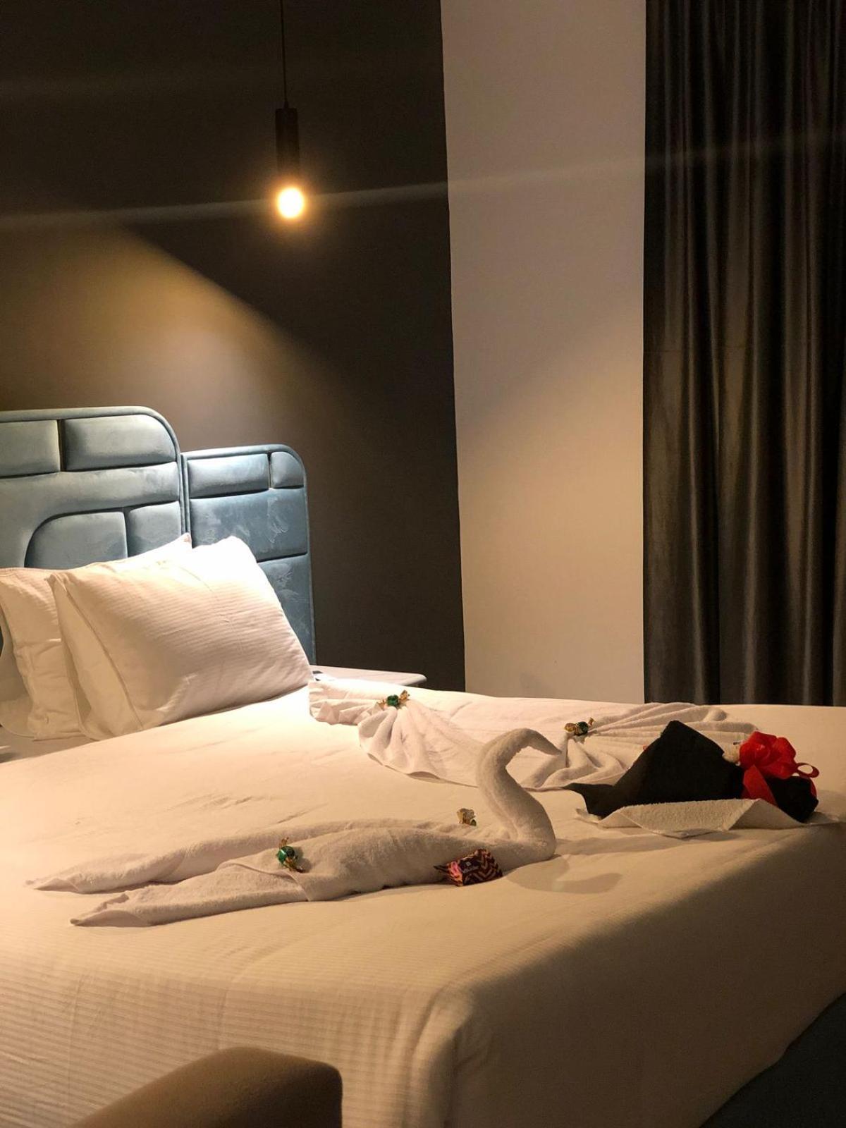 Onyx Pyramids Boutique Hotel Al Kawm al Akhdar エクステリア 写真