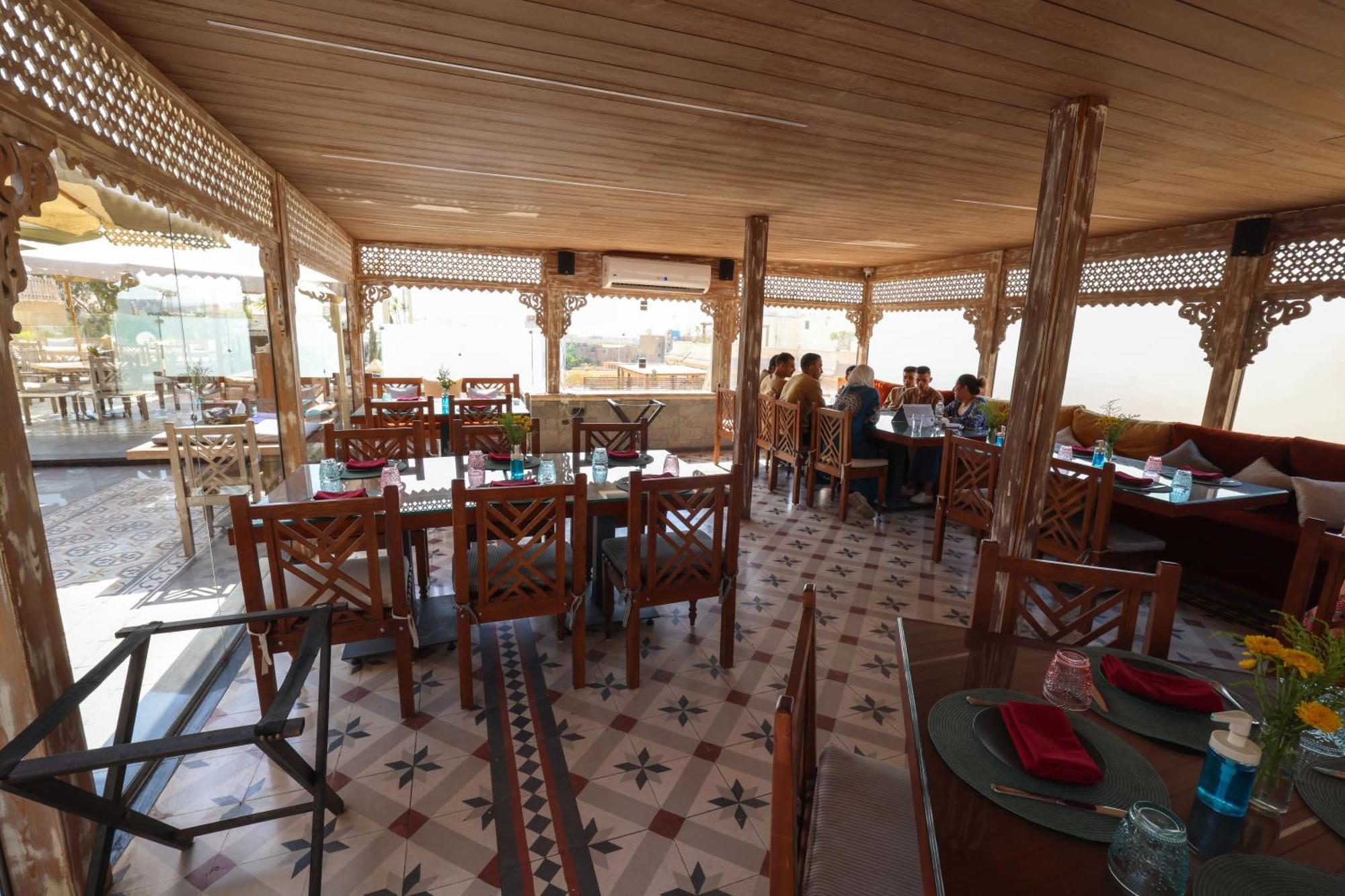 Onyx Pyramids Boutique Hotel Al Kawm al Akhdar エクステリア 写真